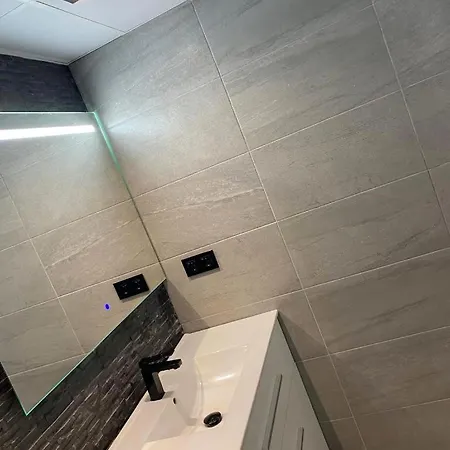Apartman La Fira - Paralelo 1 *